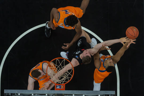 2落后于对 2落后于对